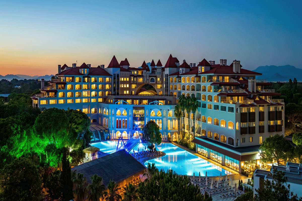 Sirene Belek Hotel med Jesper Mikkelsen